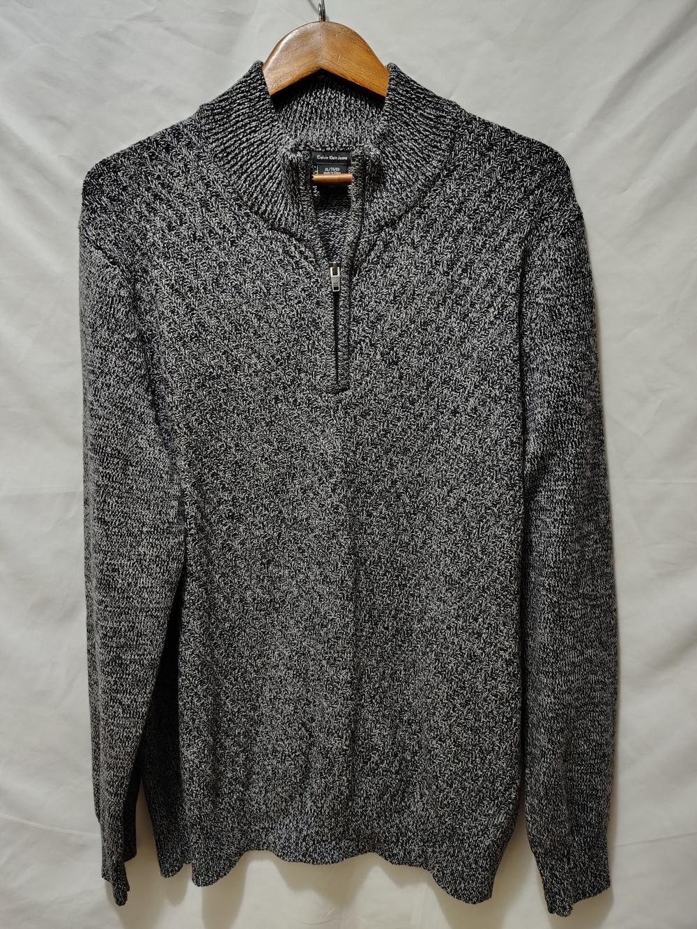 Calvin Klein Men's Heathered Gray Half-Zip Sweater